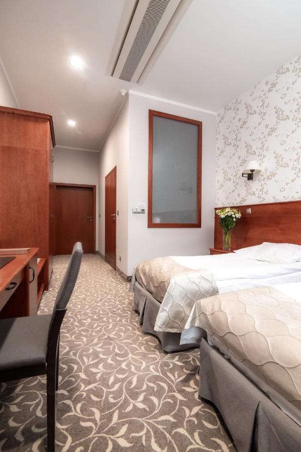 Hotel Park Kajetany Nadarzyn Exteriér fotografie