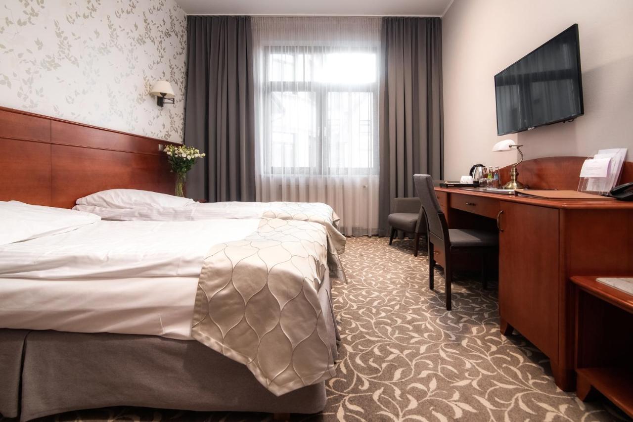 Hotel Park Kajetany Nadarzyn Exteriér fotografie